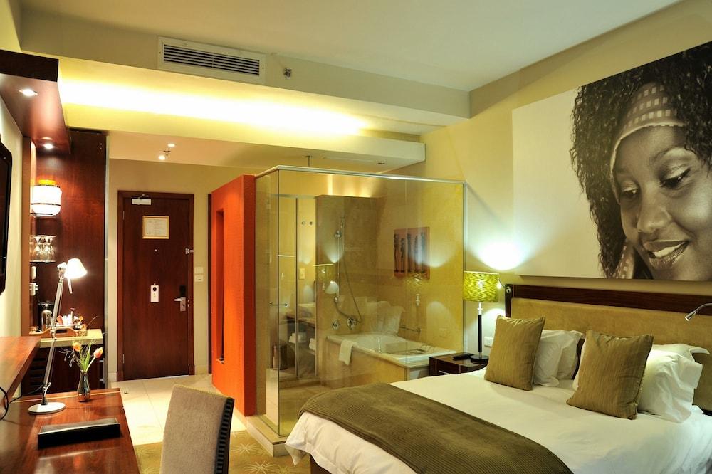 Lombardy Boutique Hotel & Conference Venue Pretoria Bagian luar foto