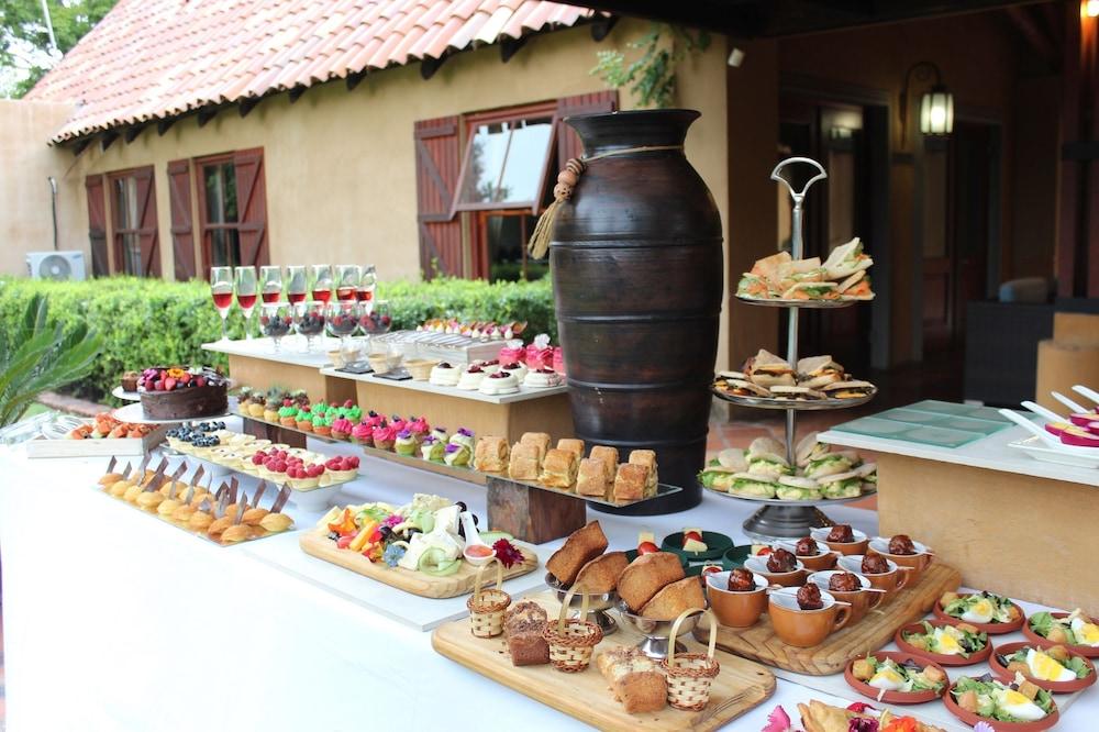 Lombardy Boutique Hotel & Conference Venue Pretoria Bagian luar foto