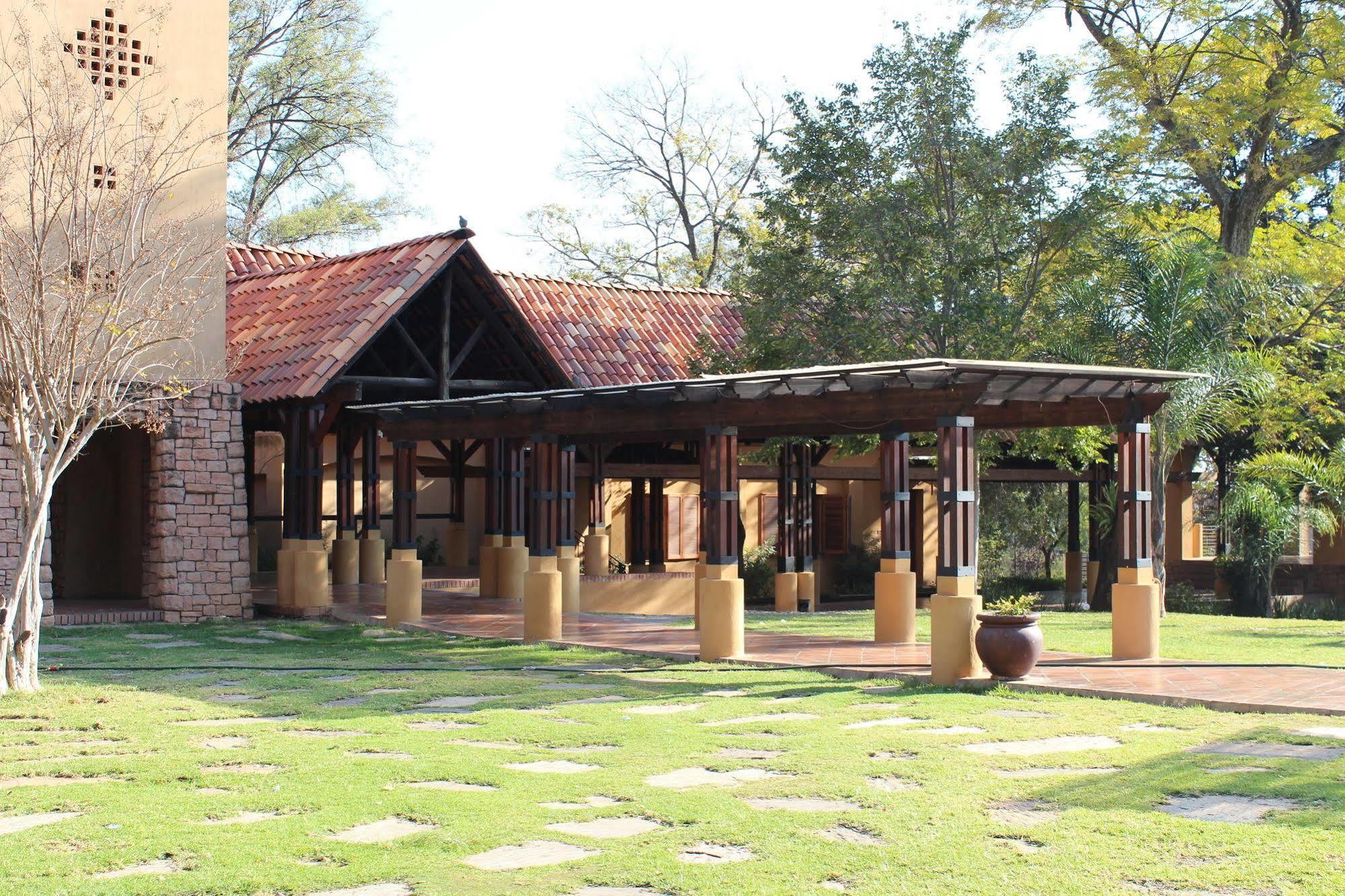 Lombardy Boutique Hotel & Conference Venue Pretoria Bagian luar foto