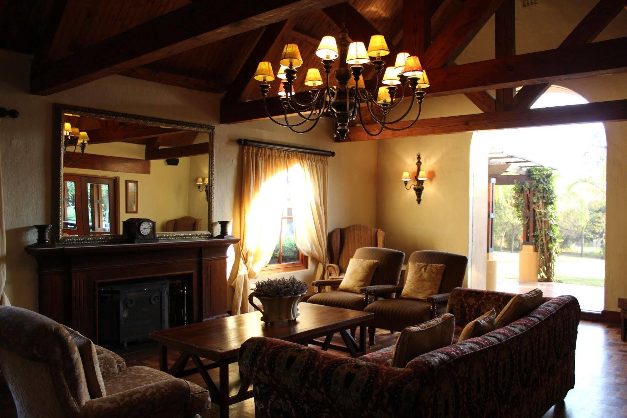 Lombardy Boutique Hotel & Conference Venue Pretoria Bagian luar foto
