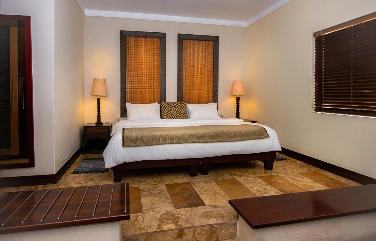 Lombardy Boutique Hotel & Conference Venue Pretoria Bagian luar foto