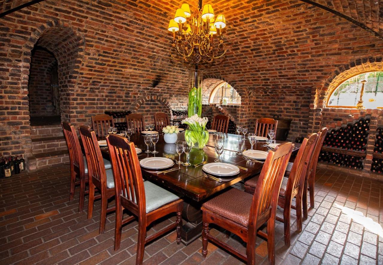 Lombardy Boutique Hotel & Conference Venue Pretoria Bagian luar foto