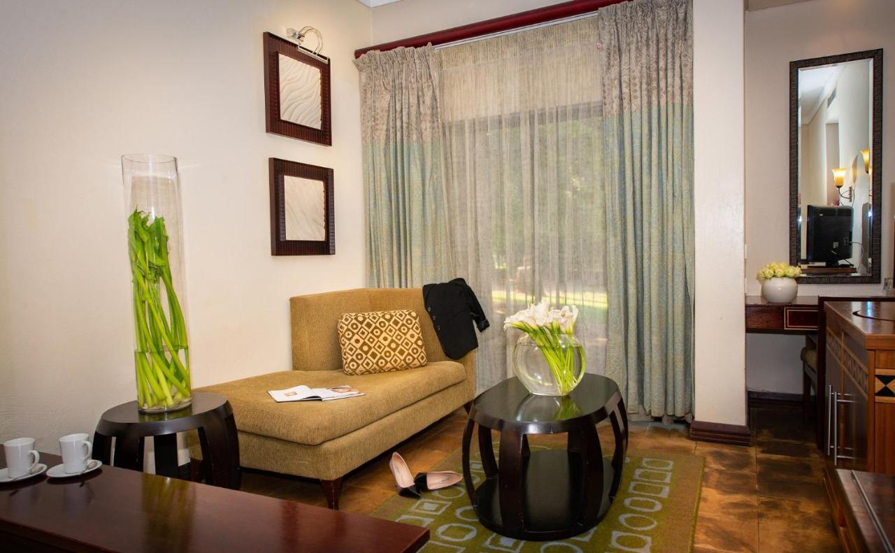 Lombardy Boutique Hotel & Conference Venue Pretoria Bagian luar foto